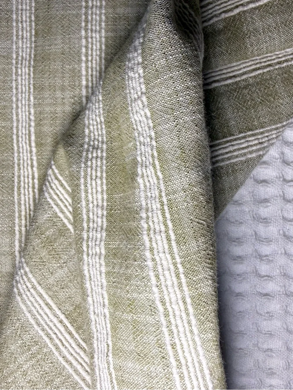 Banana Republic Men’s Linen Blend Camp Shirt Olive Green White Stripe Size S